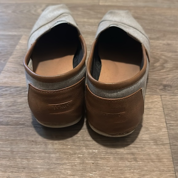 Tom’s size 13 (Gray - Used) men’s - Picture 3 of 5